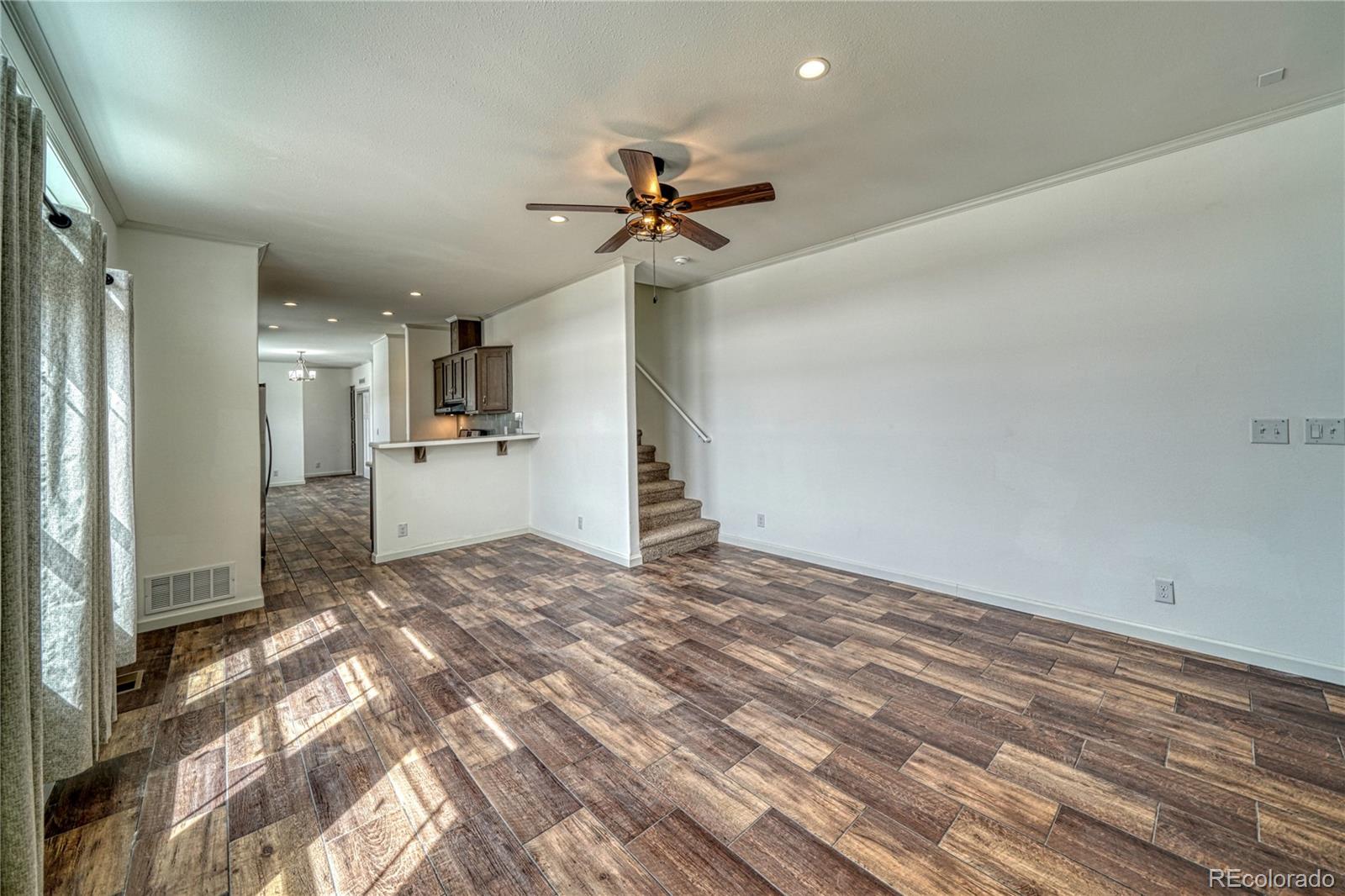 902 W 6th Street