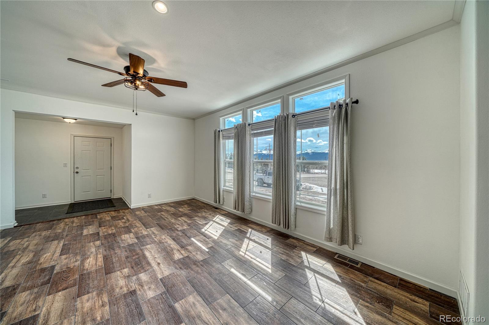 902 W 6th Street