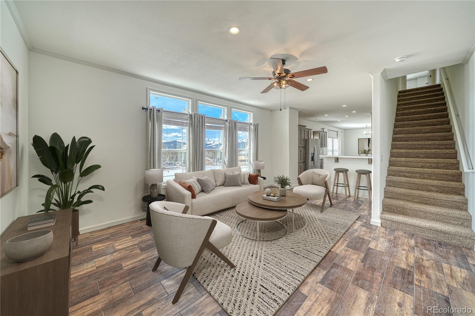 902 W 6th Street