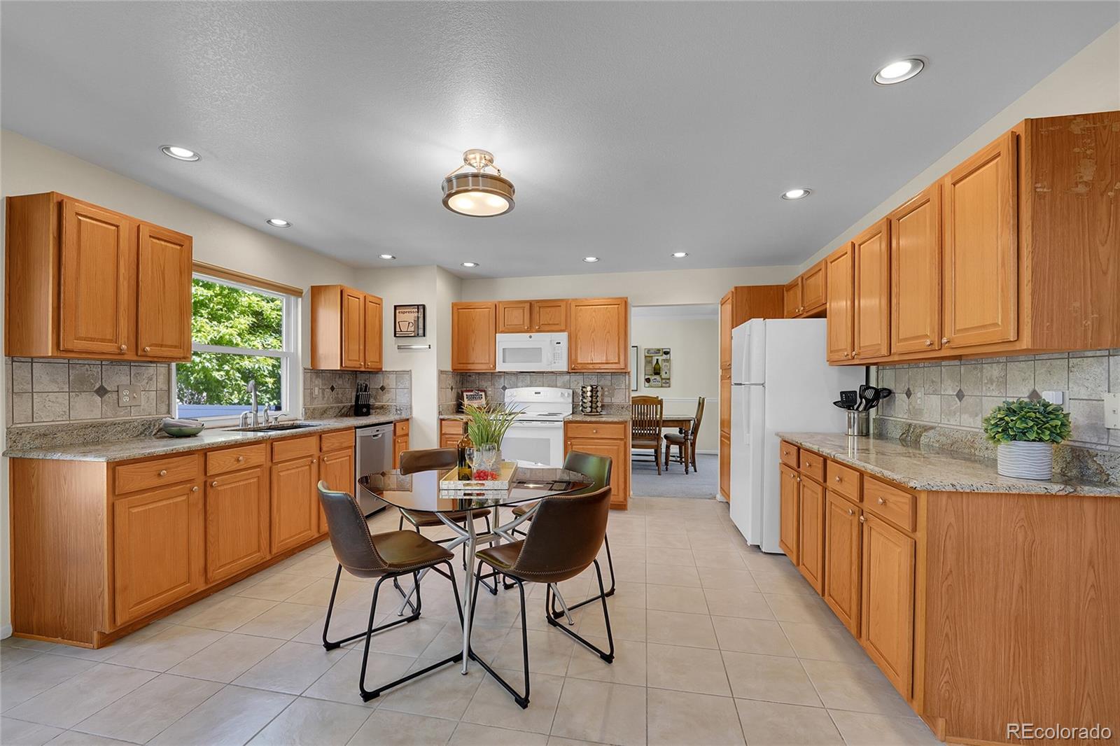 19075 E Grand Circle