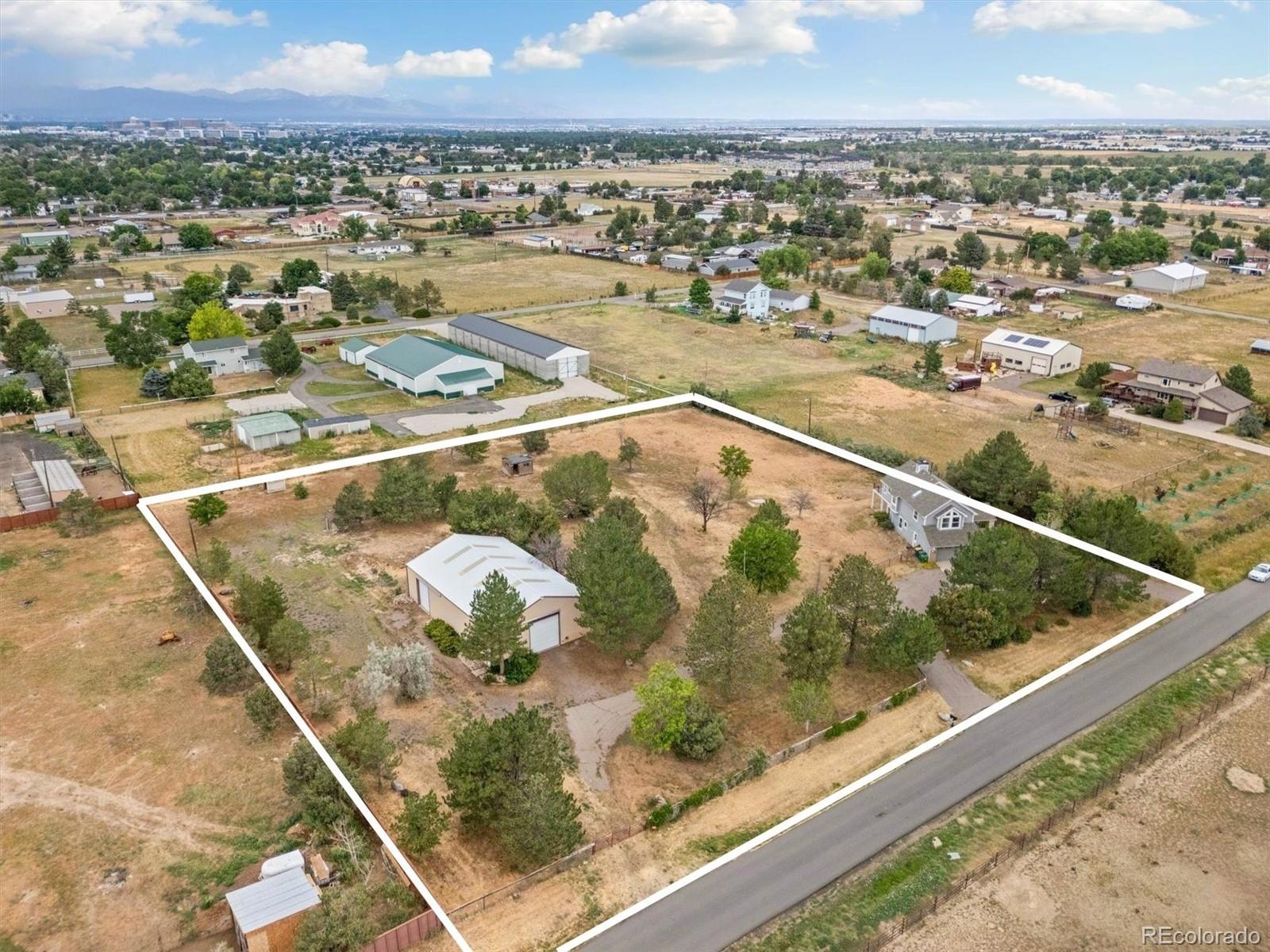 1055 Salida Street, Aurora, CO, 80011 3 1055 Salida Street
