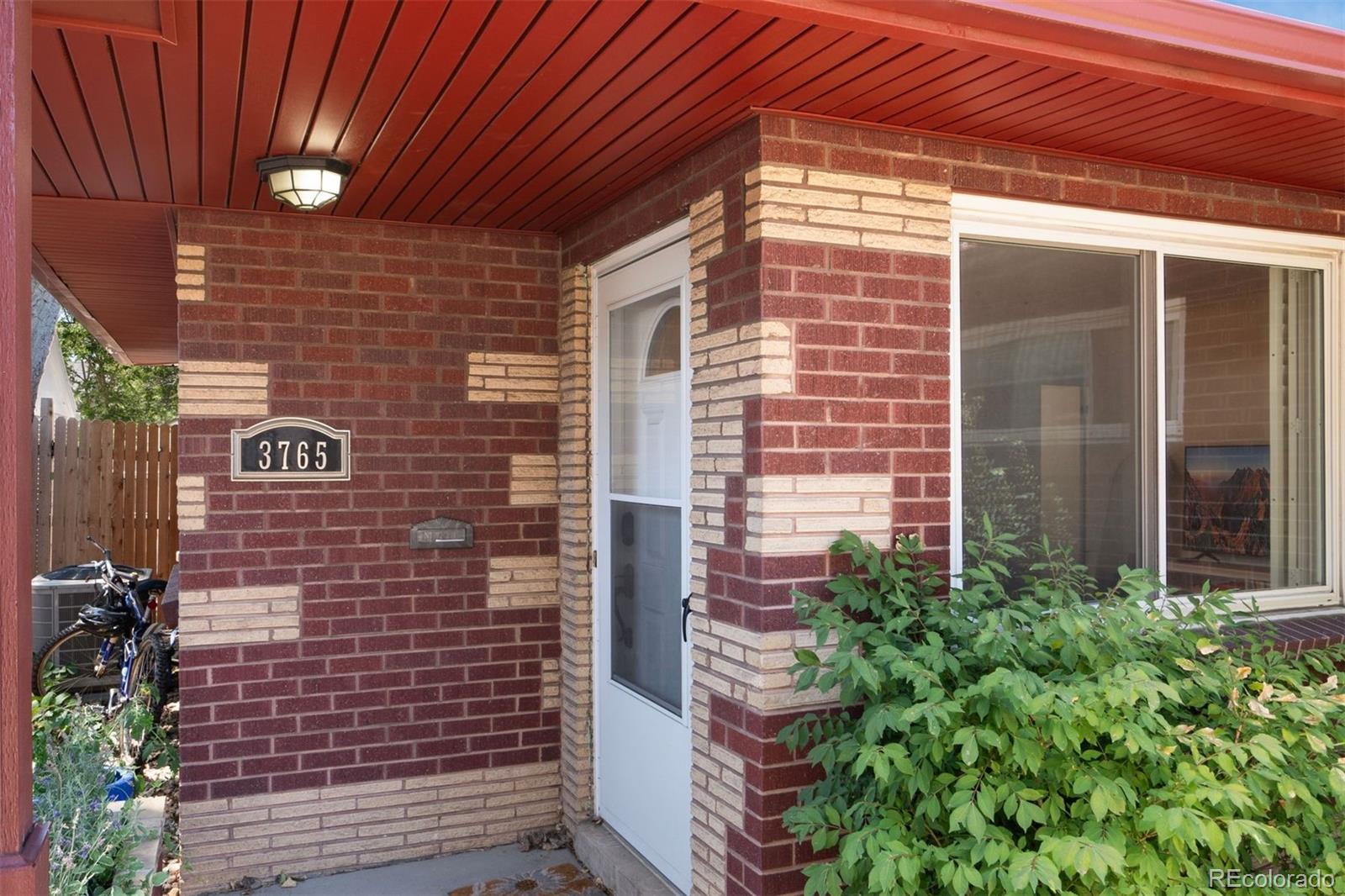 3765 & 3767 Yates Street