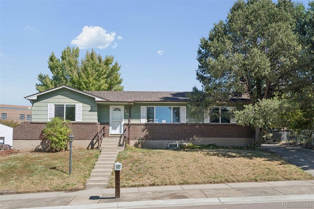 Photo of 408 Elmwood Drive, Colorado Springs, CO 80907 (MLS # 4222516)