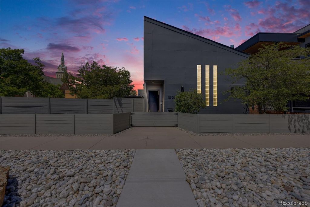 Photo of 2801 Lawrence Street, Denver, CO 80205 (MLS # 8892766)