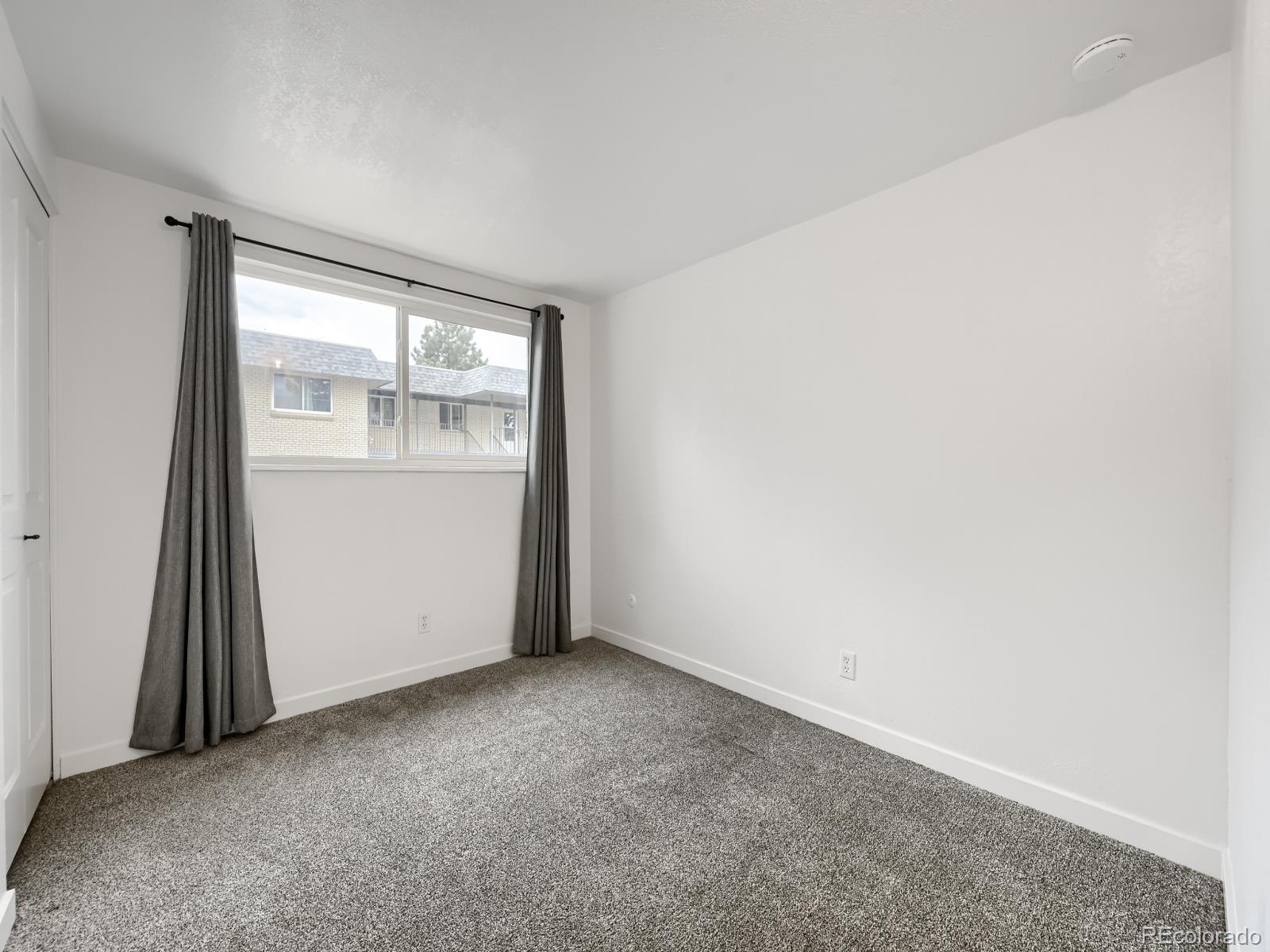 1723 Robb Street 33