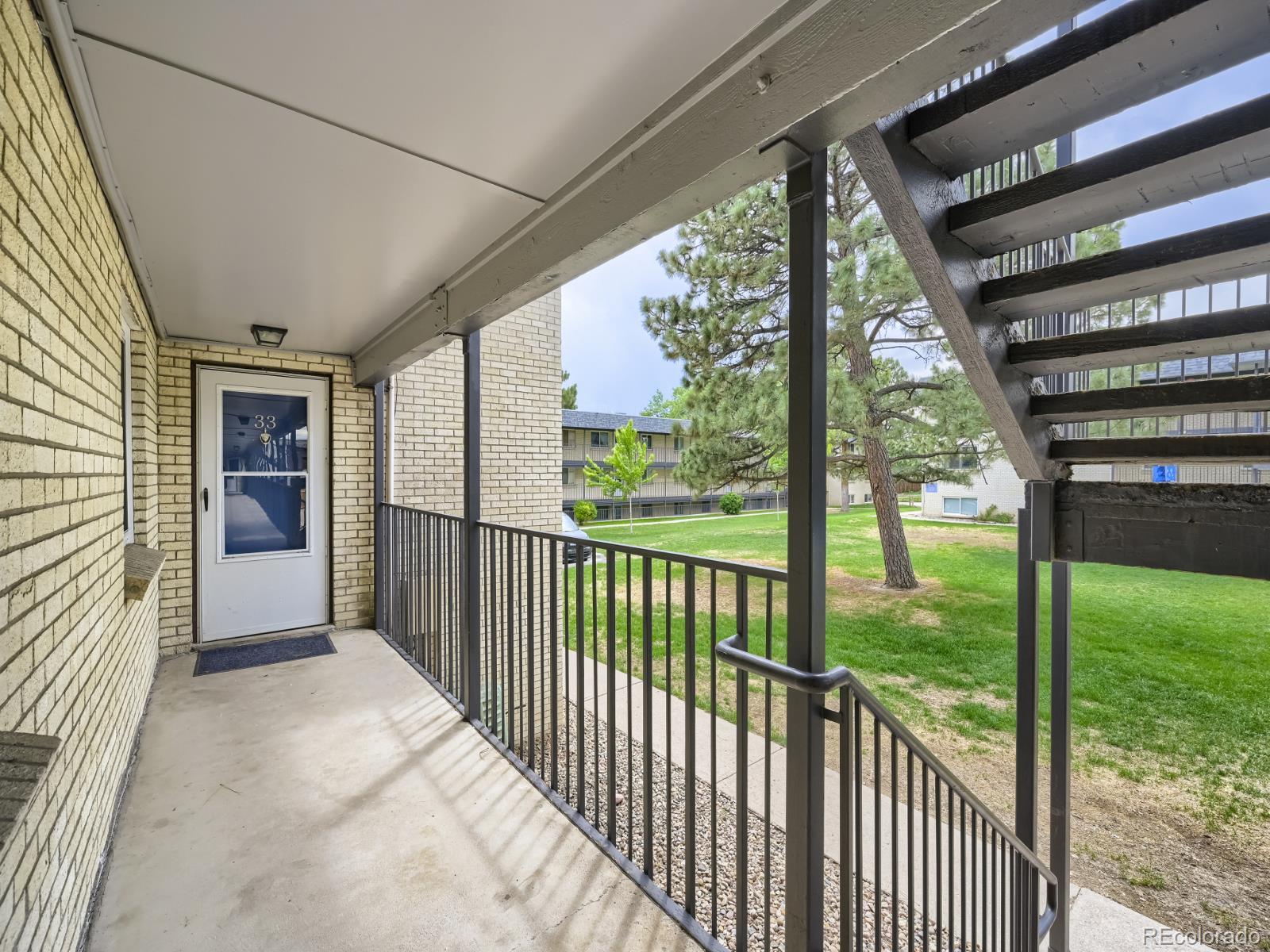 1723 Robb Street 33