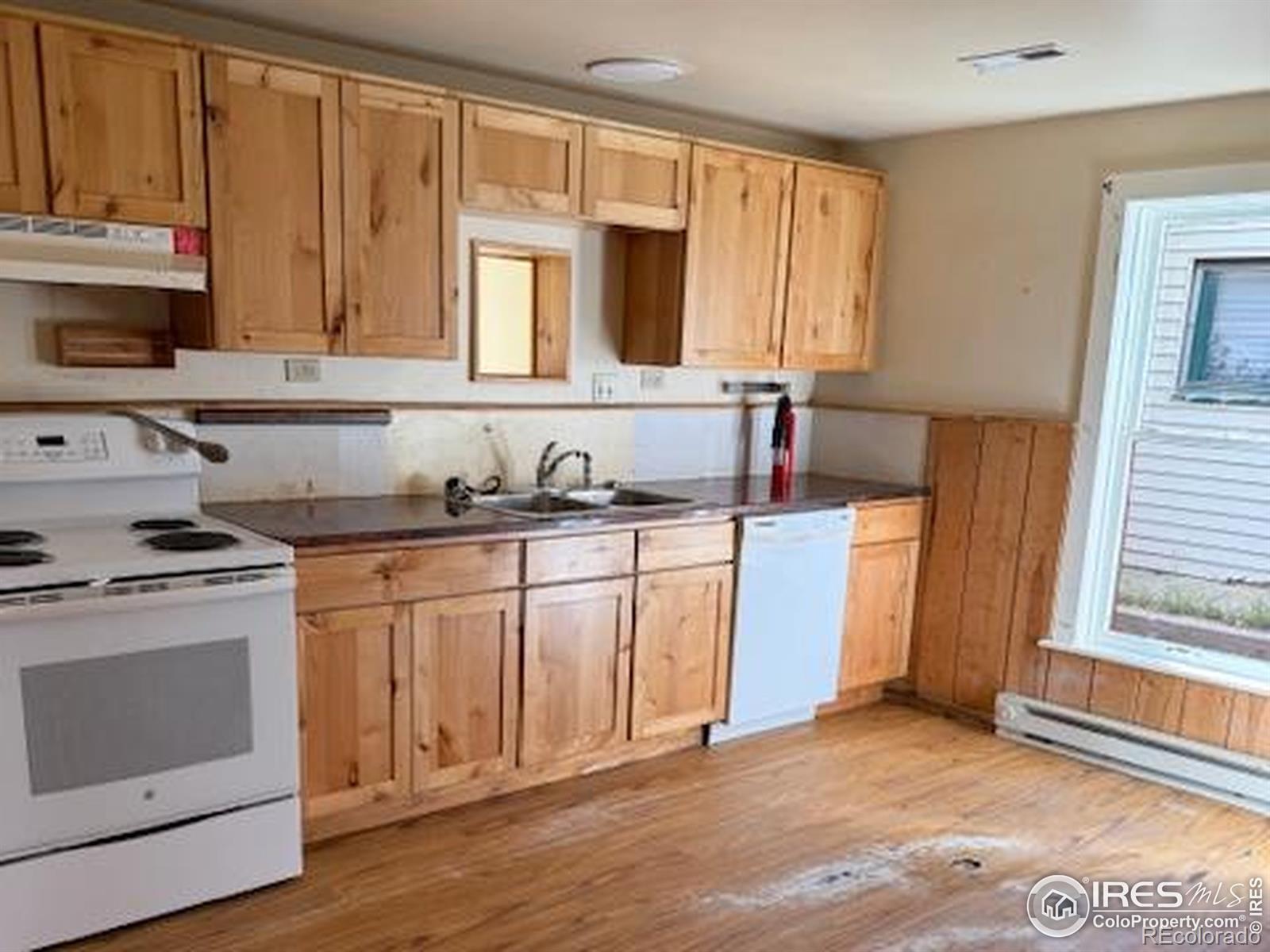 128 W Boulder Street