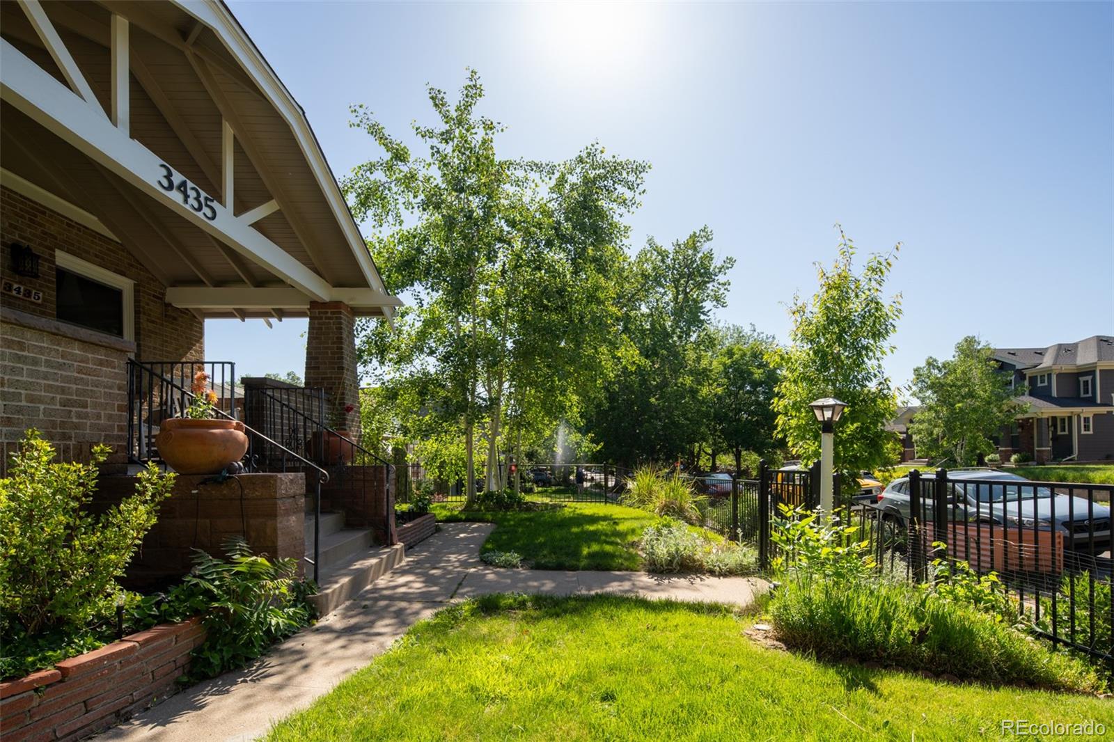 3435 W Hayward Place