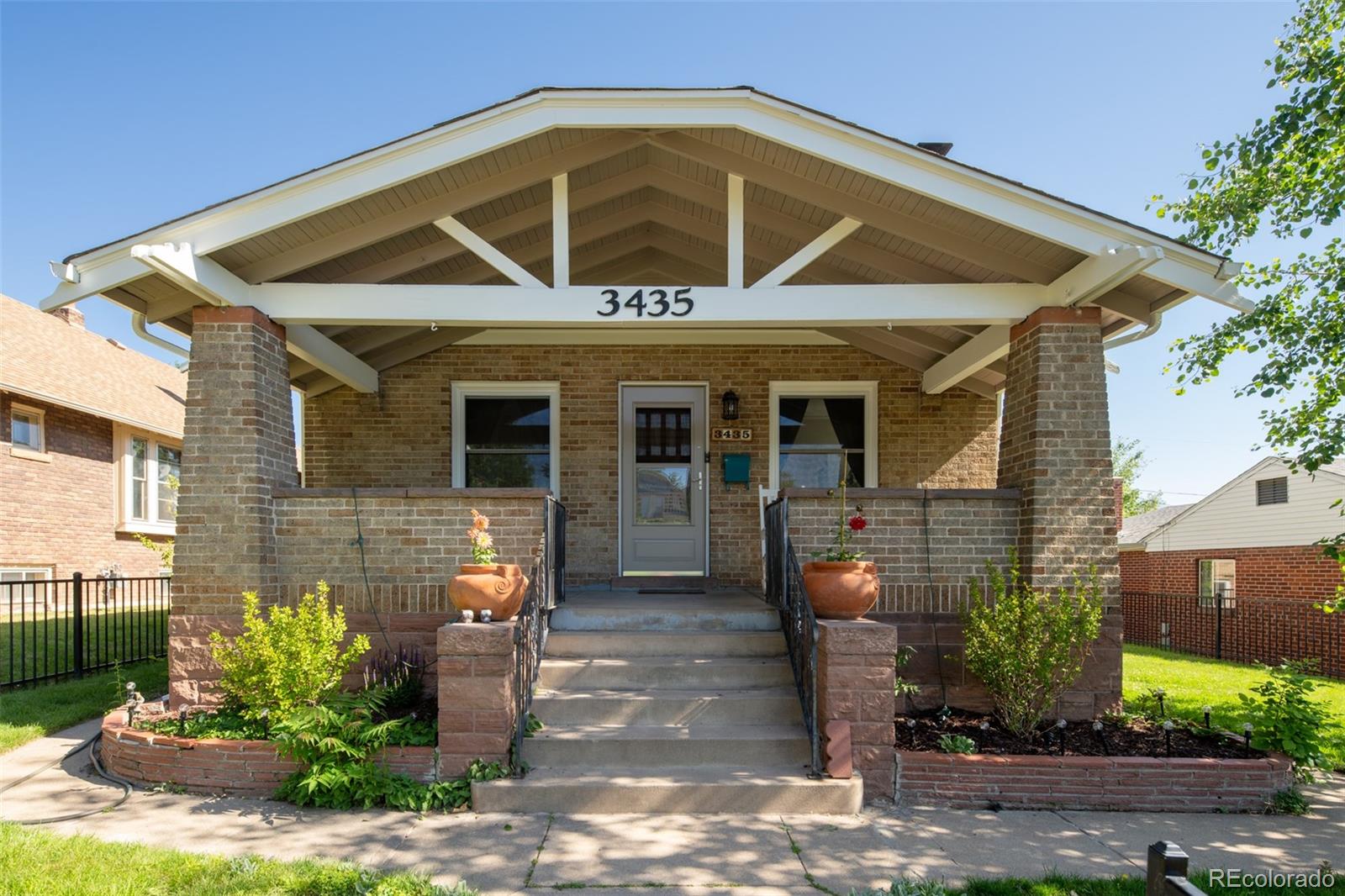 3435 W Hayward Place
