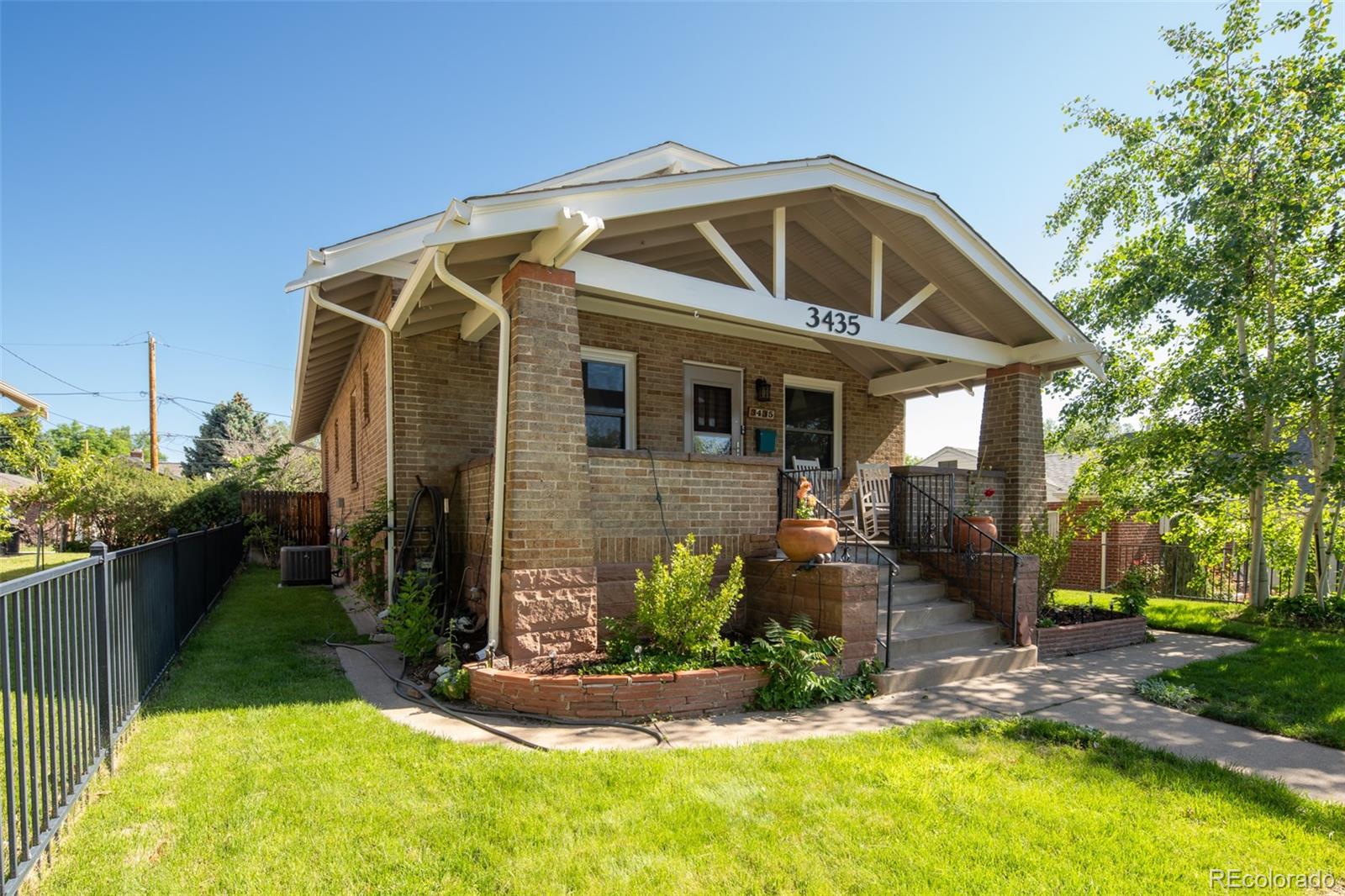 3435 W Hayward Place