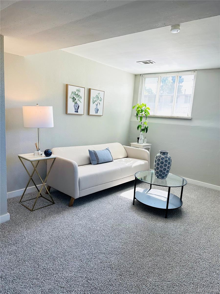 1400 S Clermont Street 7