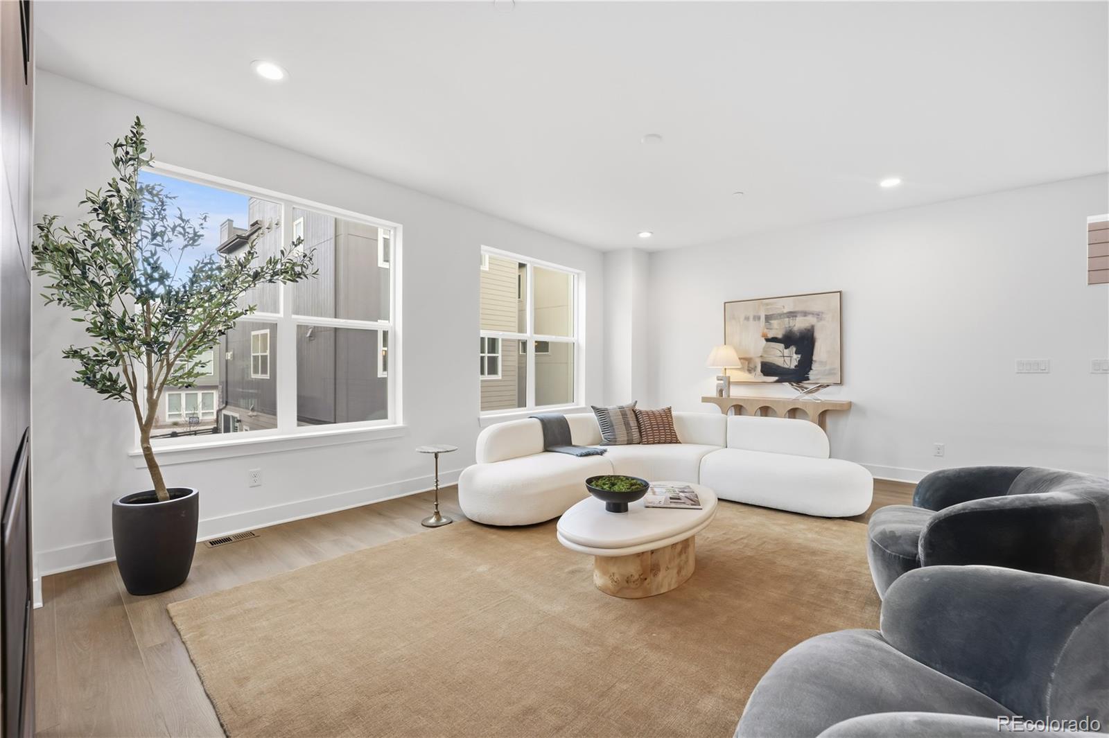 10916 E Hinsdale Circle