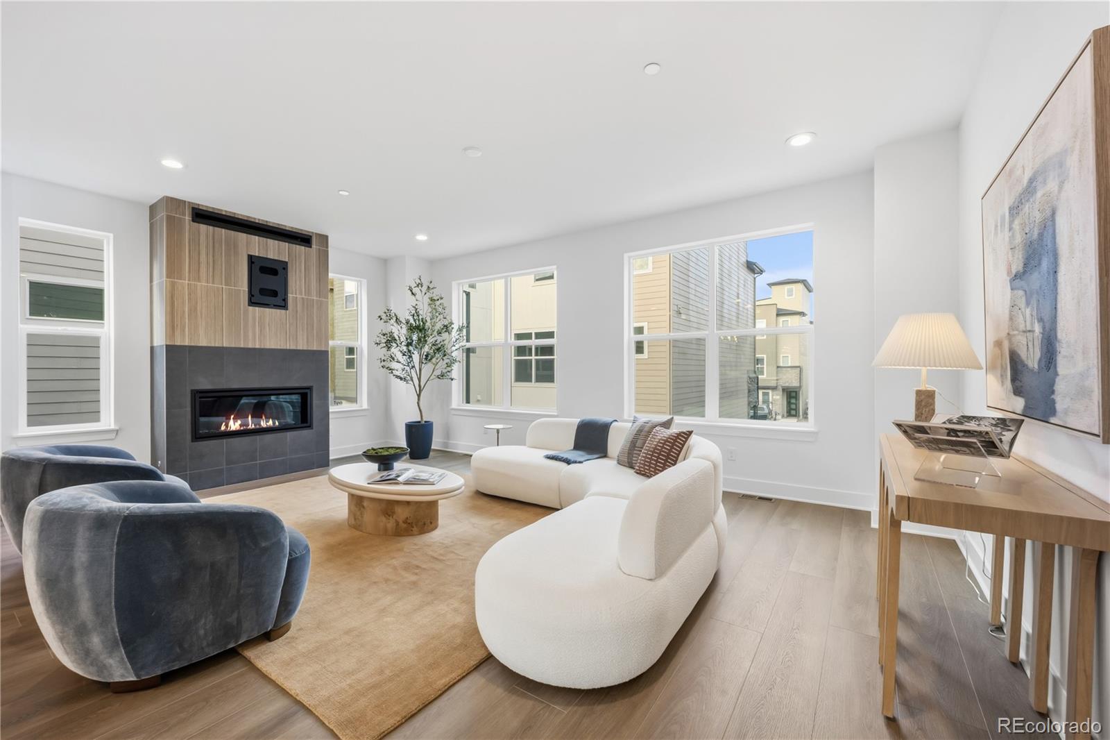 10916 E Hinsdale Circle