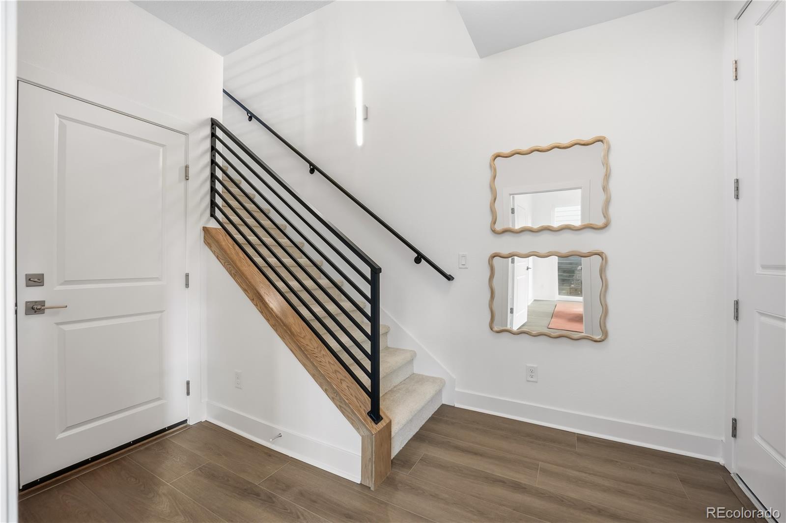 10916 E Hinsdale Circle