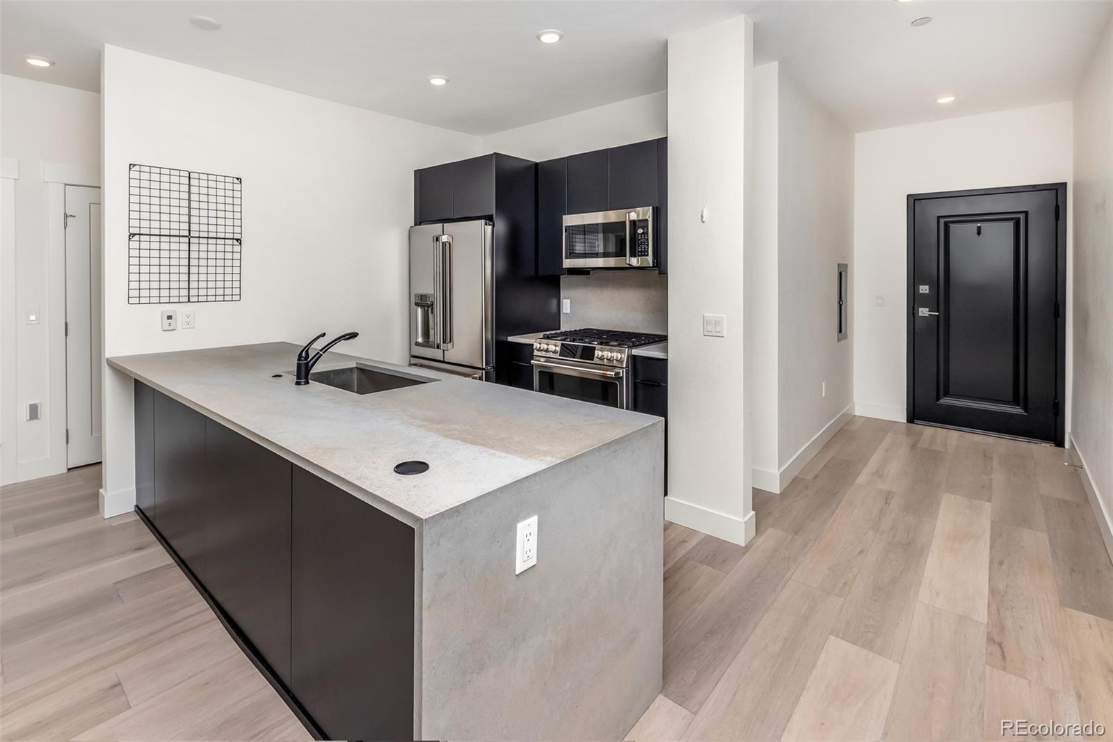 930 Blue River Parkway 613