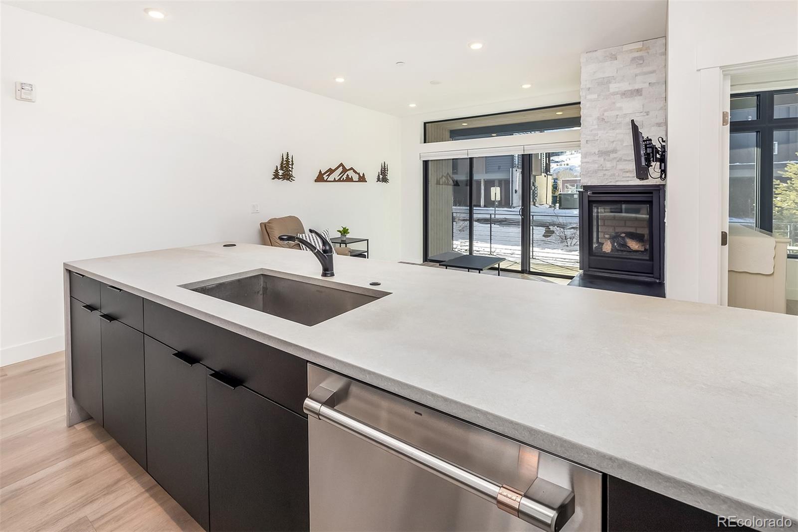 930 Blue River Parkway 613