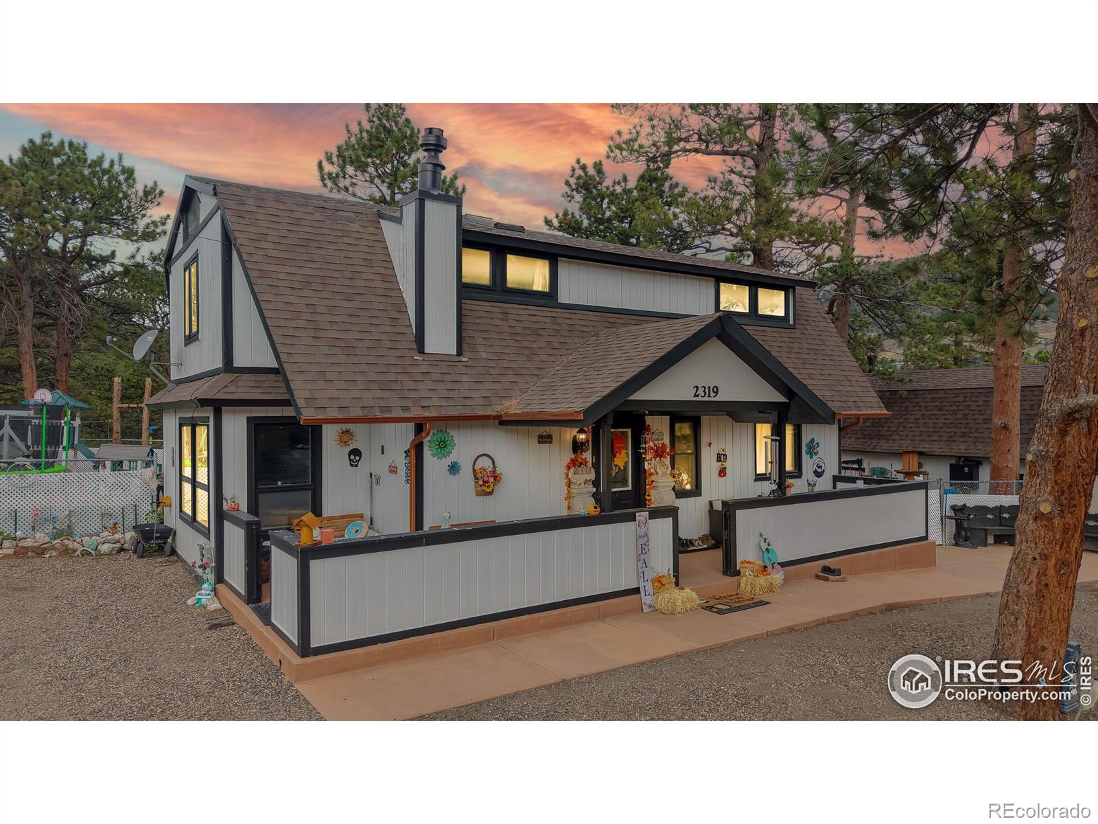 2319 Spruce Avenue
