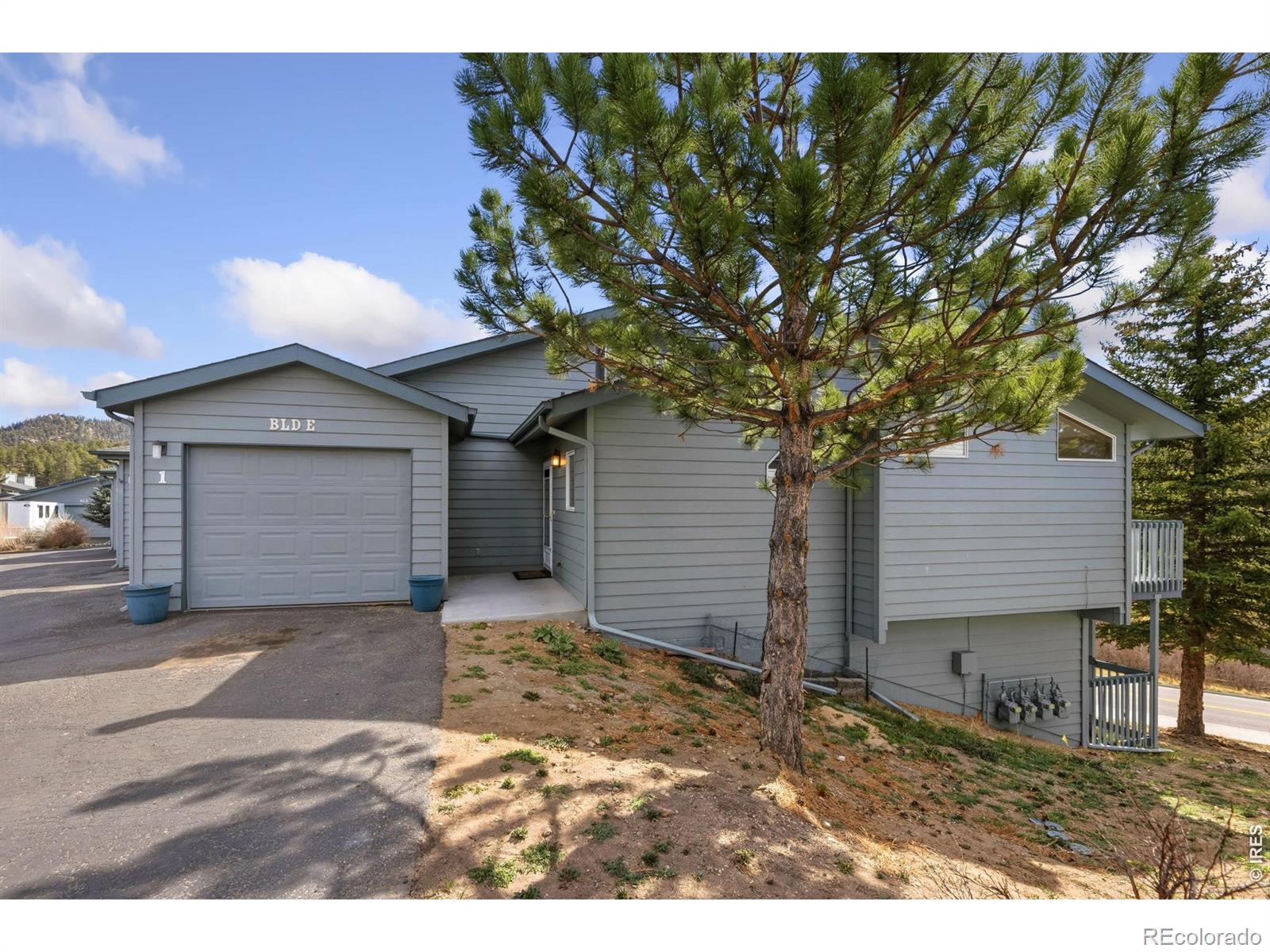 1861 Raven Avenue E1