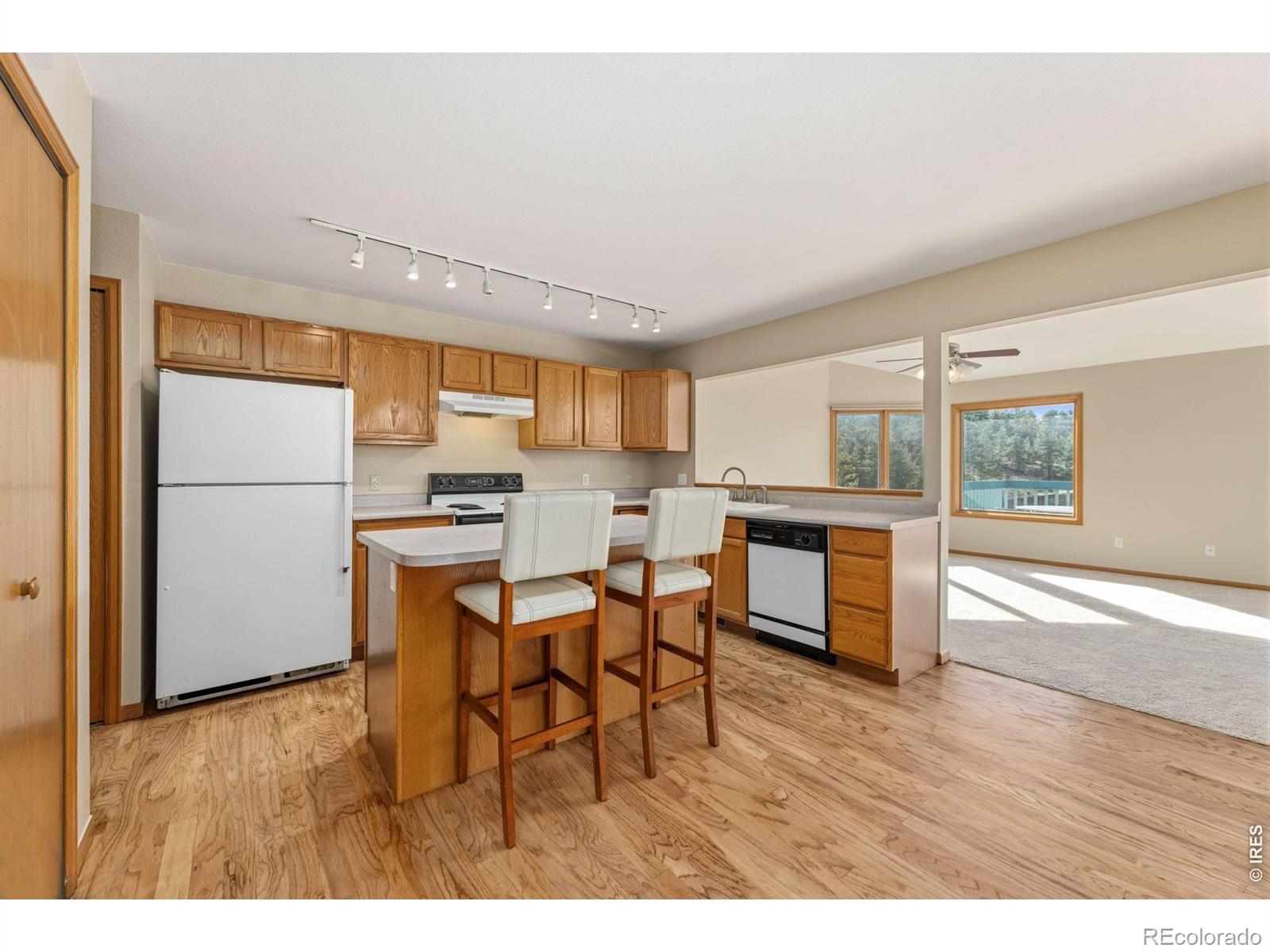 1861 Raven Avenue E1