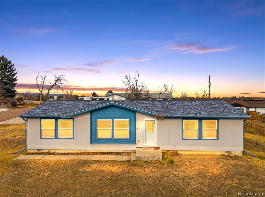 Photo of 7692 S Estes Court, Littleton, CO 80128 (MLS # 6075969)