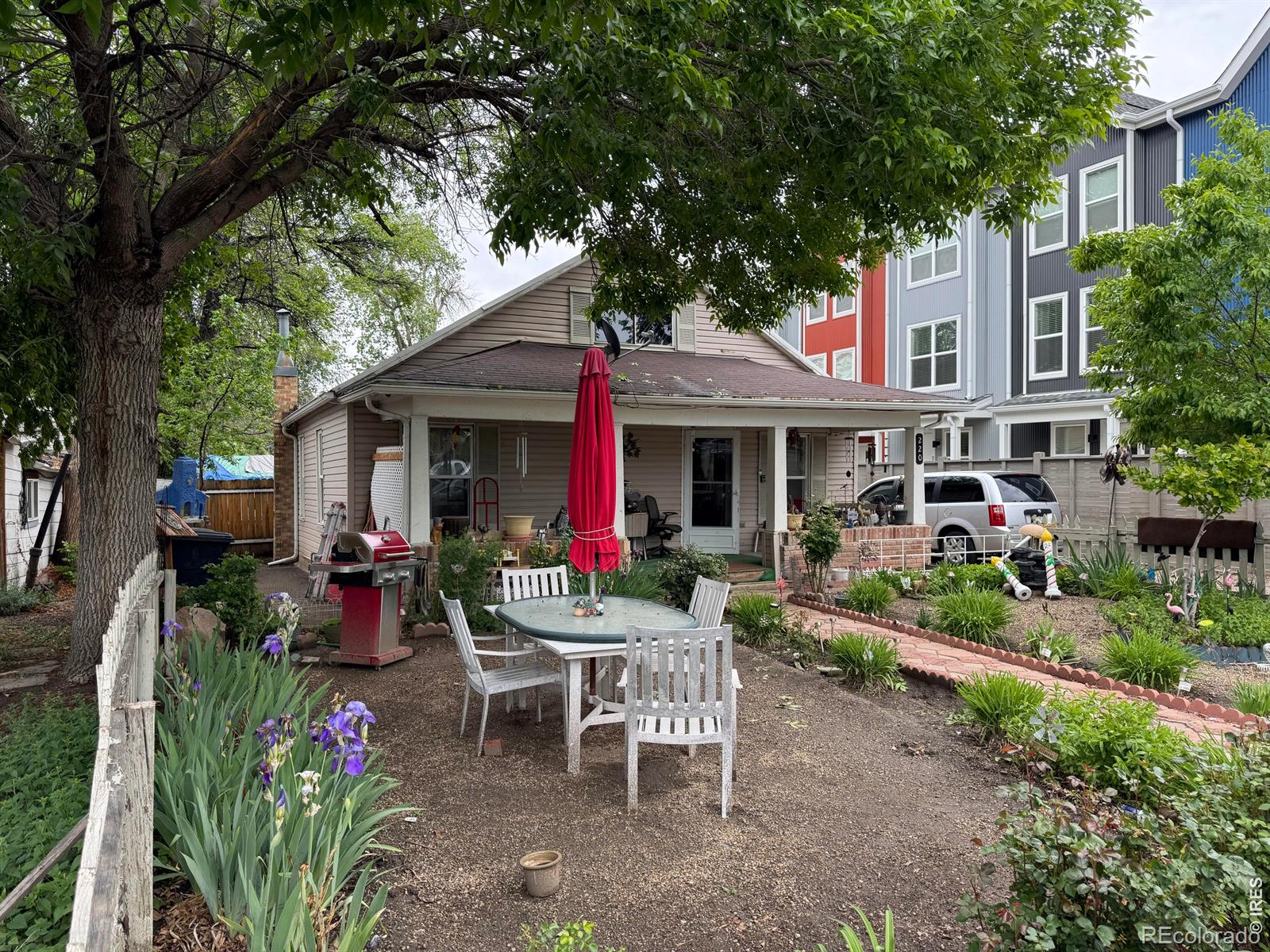 220 Emery Street