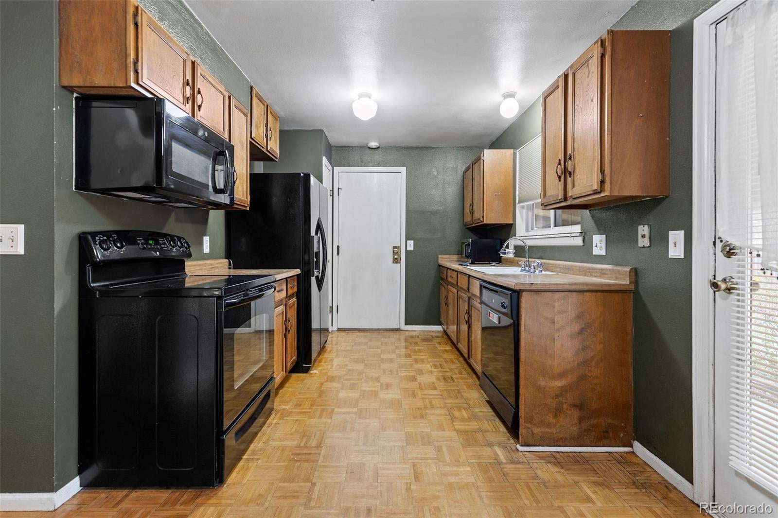 18004 E Atlantic Drive