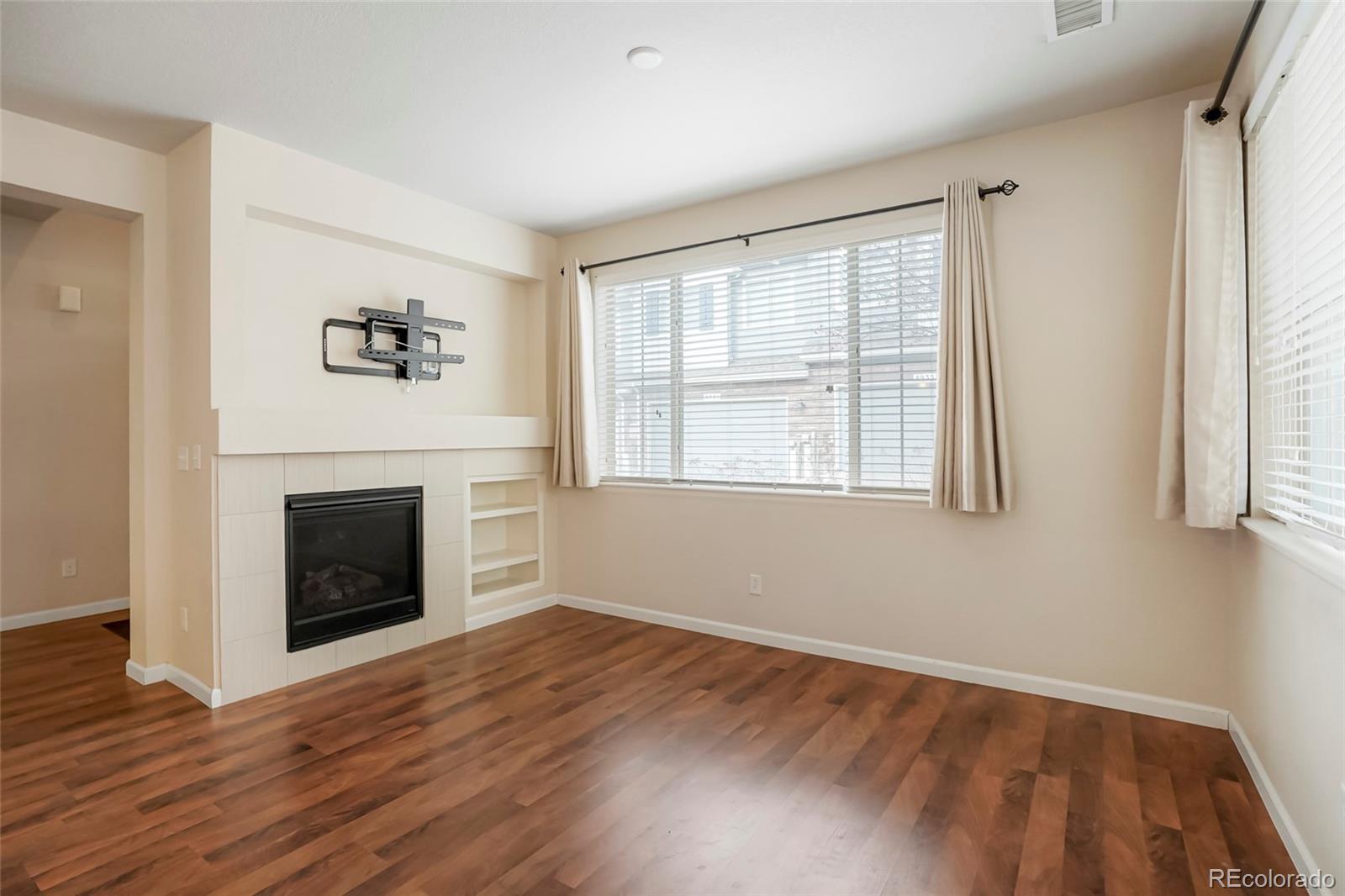 8142 S Yosemite Court