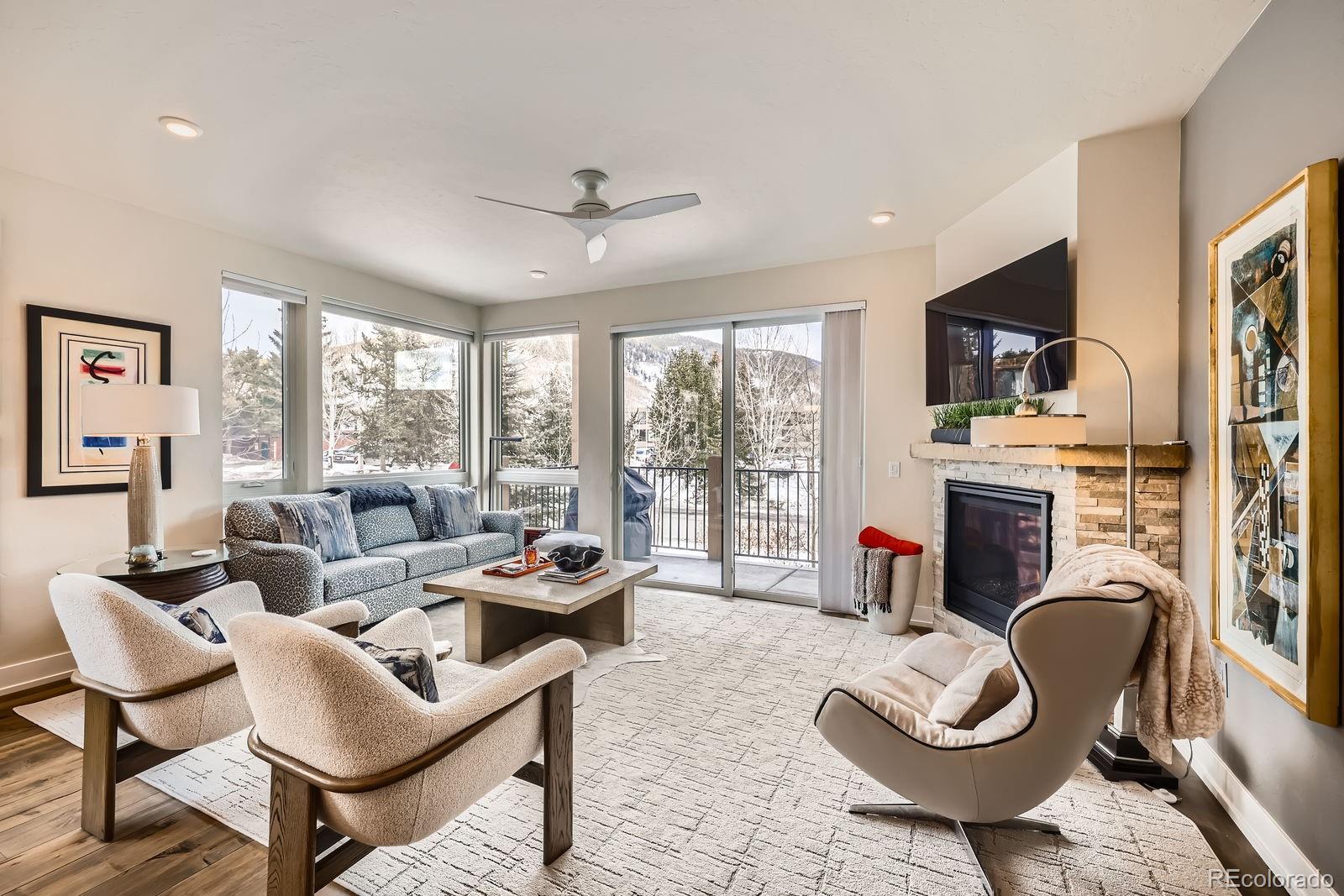 205 E La Bonte Street 1108