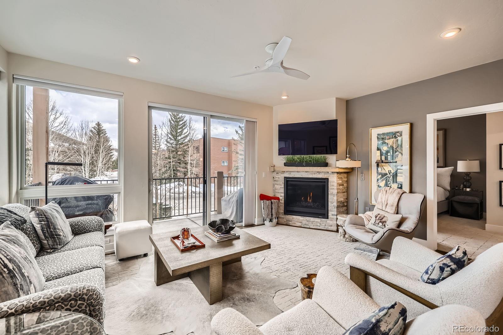 205 E La Bonte Street 1108