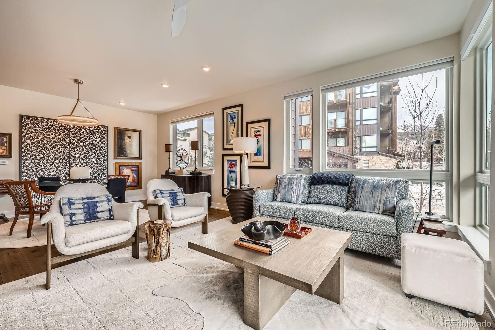 205 E La Bonte Street 1108