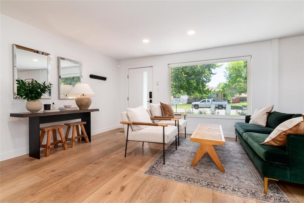 Photo of 1065 S Monroe Street, Denver, CO 80209 (MLS # 3320997)