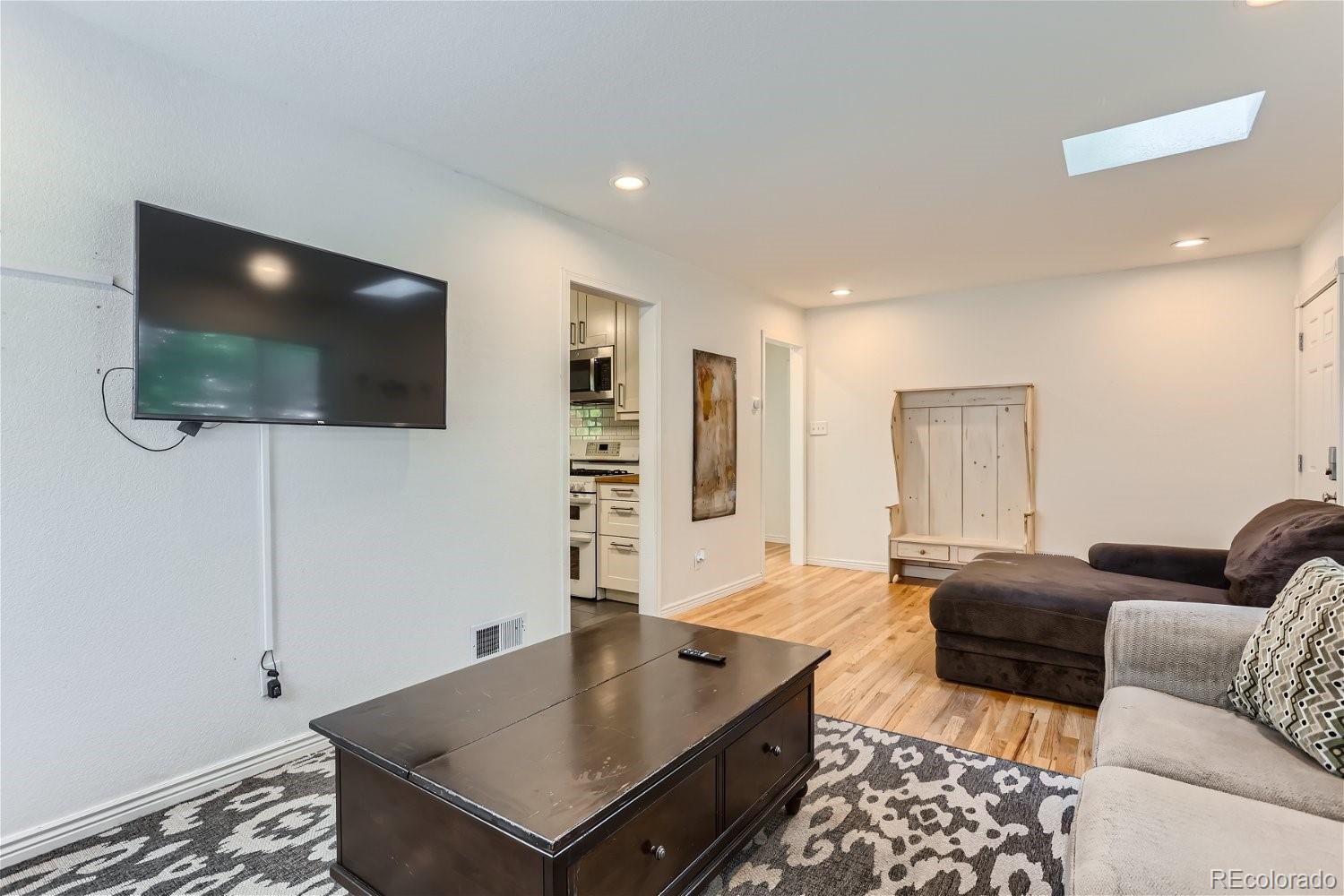 1525 S Bellaire Street