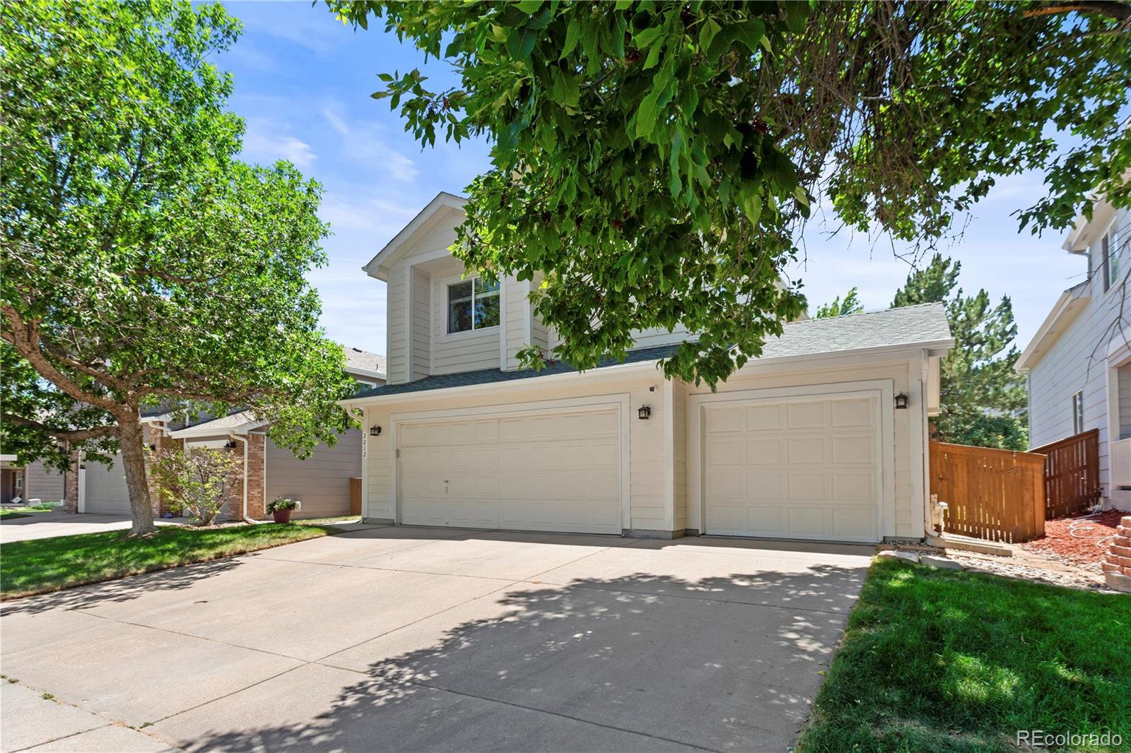 2212 Hyacinth Road