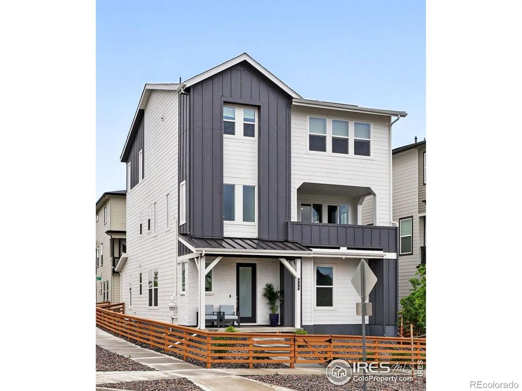 Photo of 926 Hearteye Trail, Lafayette, CO 80026 (MLS # IR1042750)