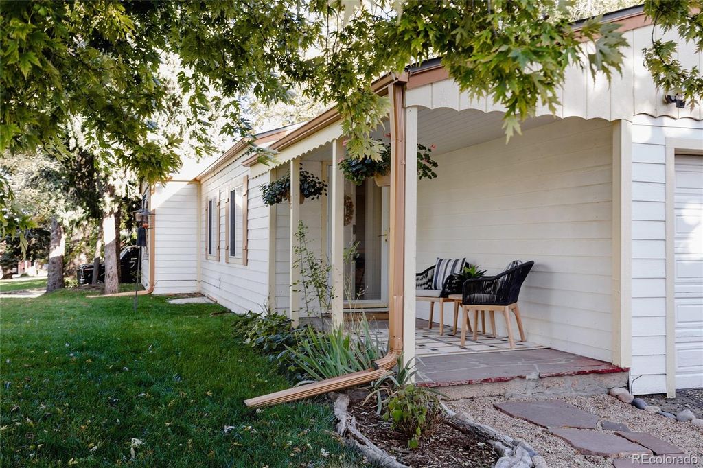 Photo of 16 Lakewood Heights Drive, Lakewood, CO 80215 (MLS # 6491219)