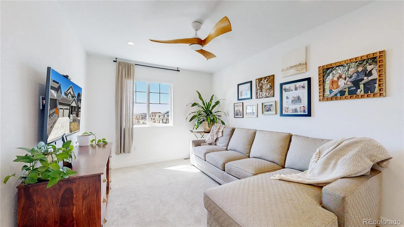 Broomfield, Colorado 80023, United States, 4 Bedrooms Bedrooms, ,3 BathroomsBathrooms,Residential,Pending,105357