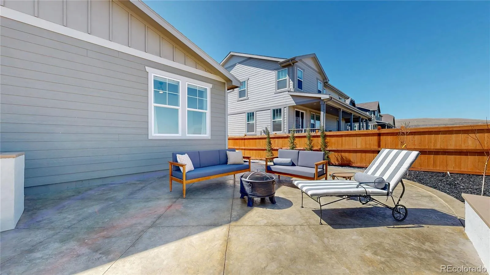 Broomfield, Colorado 80023, United States, 4 Bedrooms Bedrooms, ,3 BathroomsBathrooms,Residential,Pending,105357