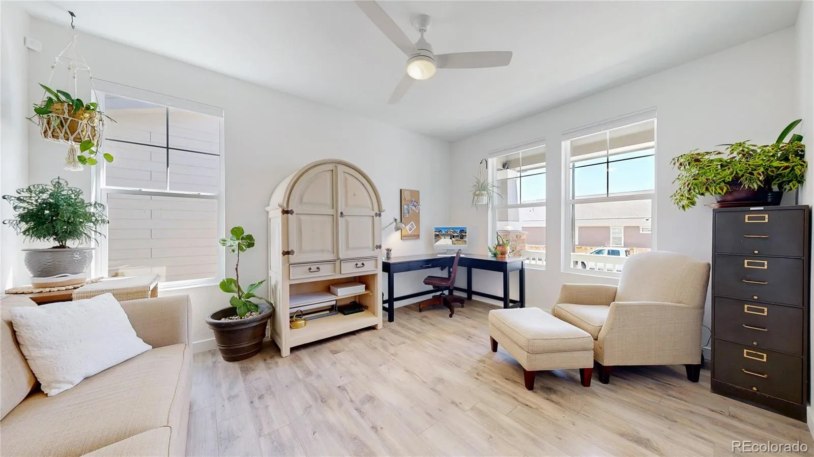 Broomfield, Colorado 80023, United States, 4 Bedrooms Bedrooms, ,3 BathroomsBathrooms,Residential,Pending,105357