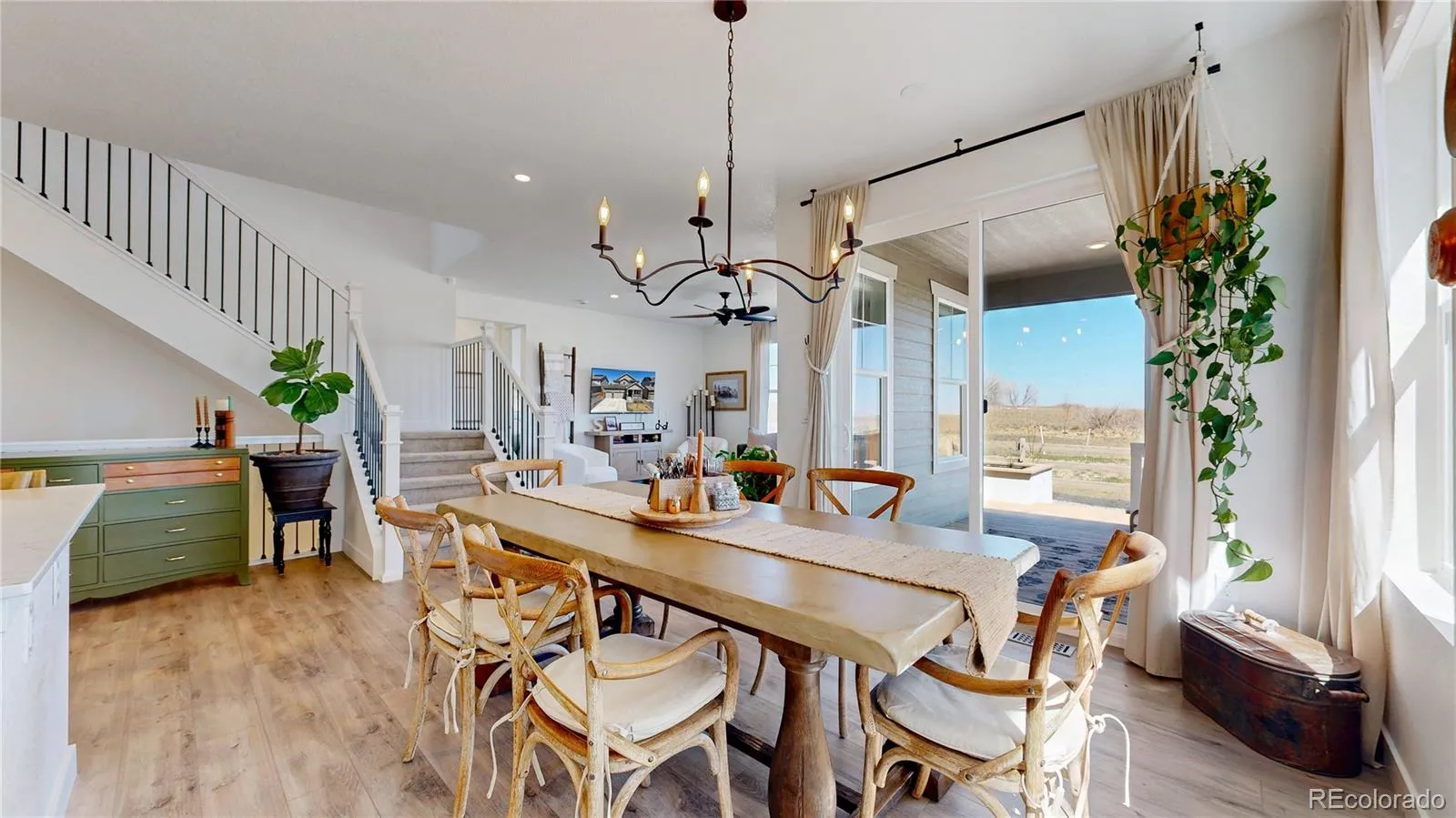 Broomfield, Colorado 80023, United States, 4 Bedrooms Bedrooms, ,3 BathroomsBathrooms,Residential,Pending,105357