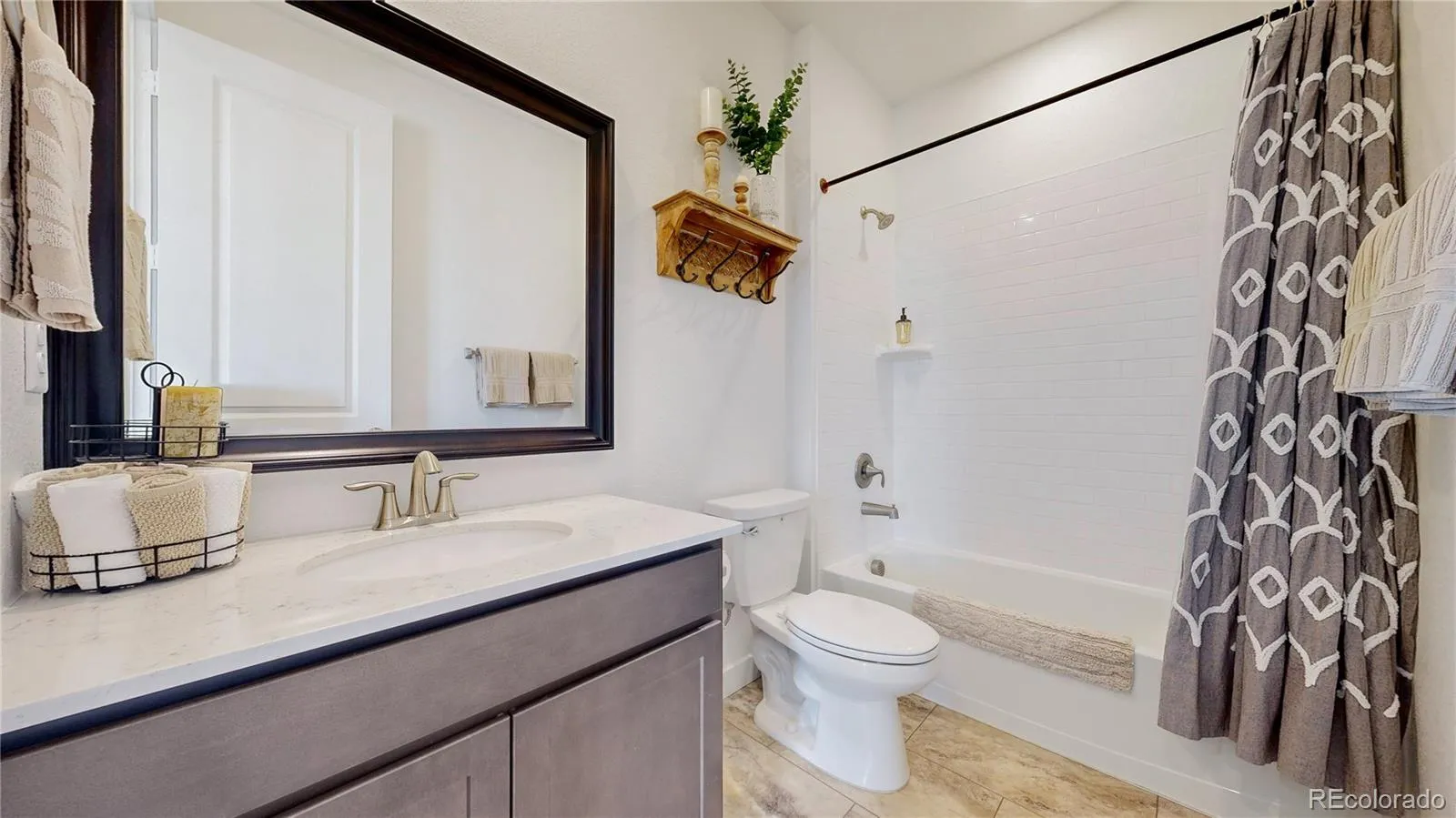 Broomfield, Colorado 80023, United States, 4 Bedrooms Bedrooms, ,3 BathroomsBathrooms,Residential,Pending,105357