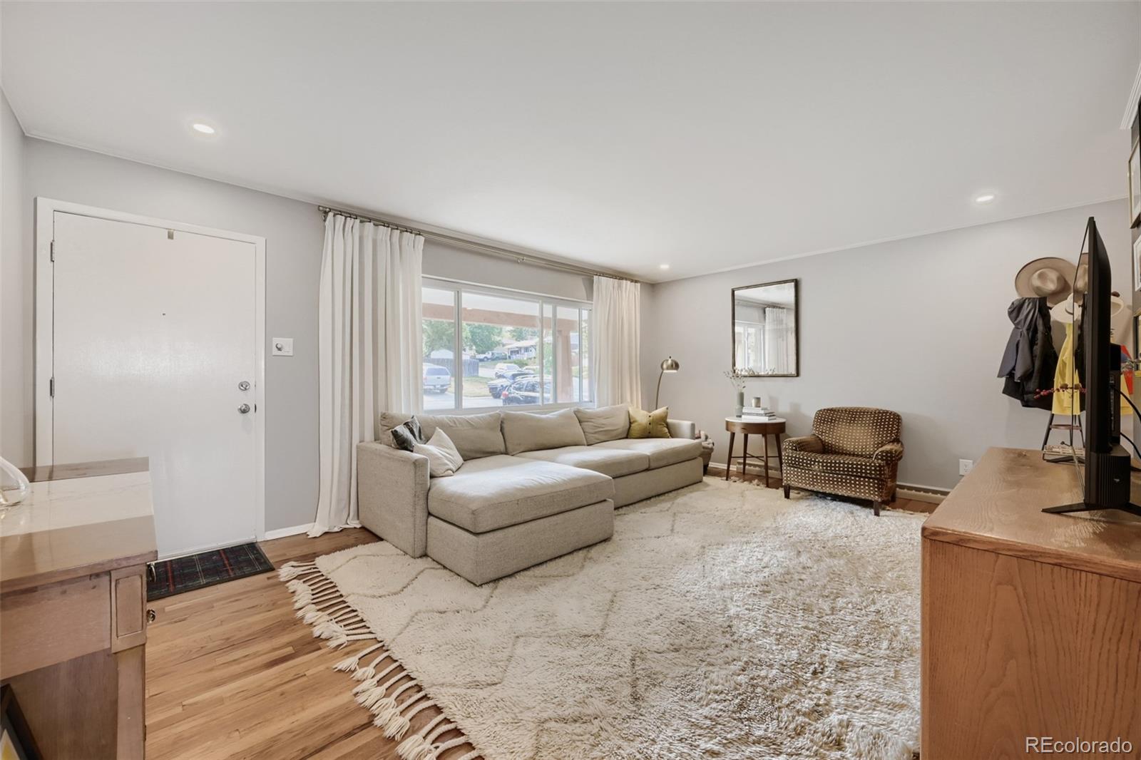 1426 S Van Dyke Way