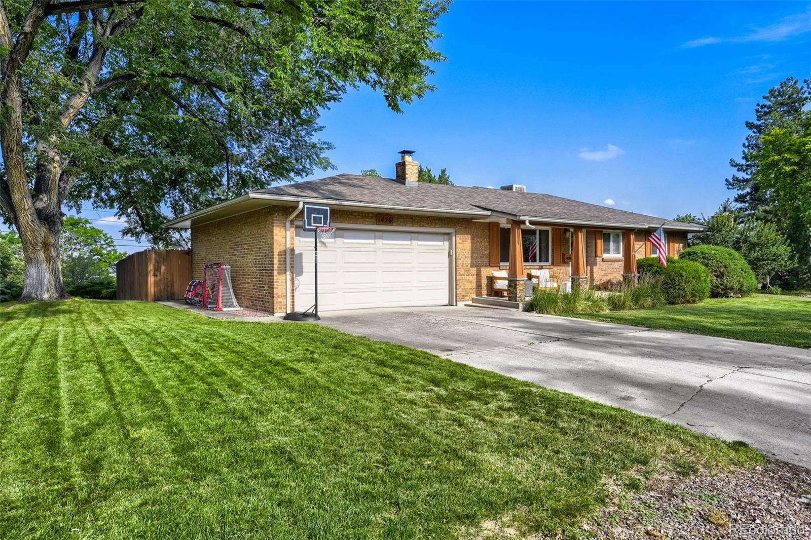 1426 S Van Dyke Way