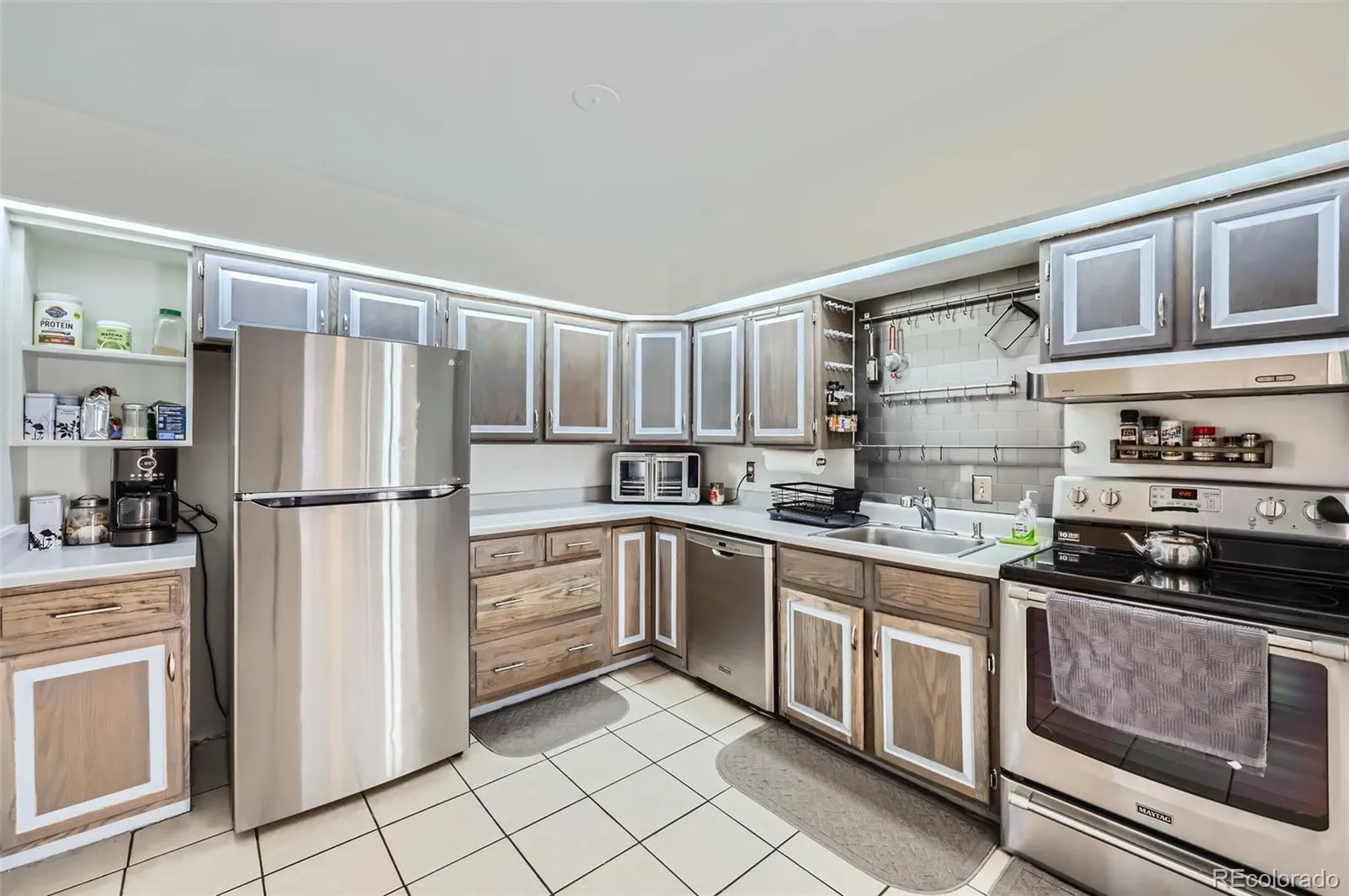 Colorado Springs, Colorado 80909, United States, 4 Bedrooms Bedrooms, ,2 BathroomsBathrooms,Residential,Pending,26156