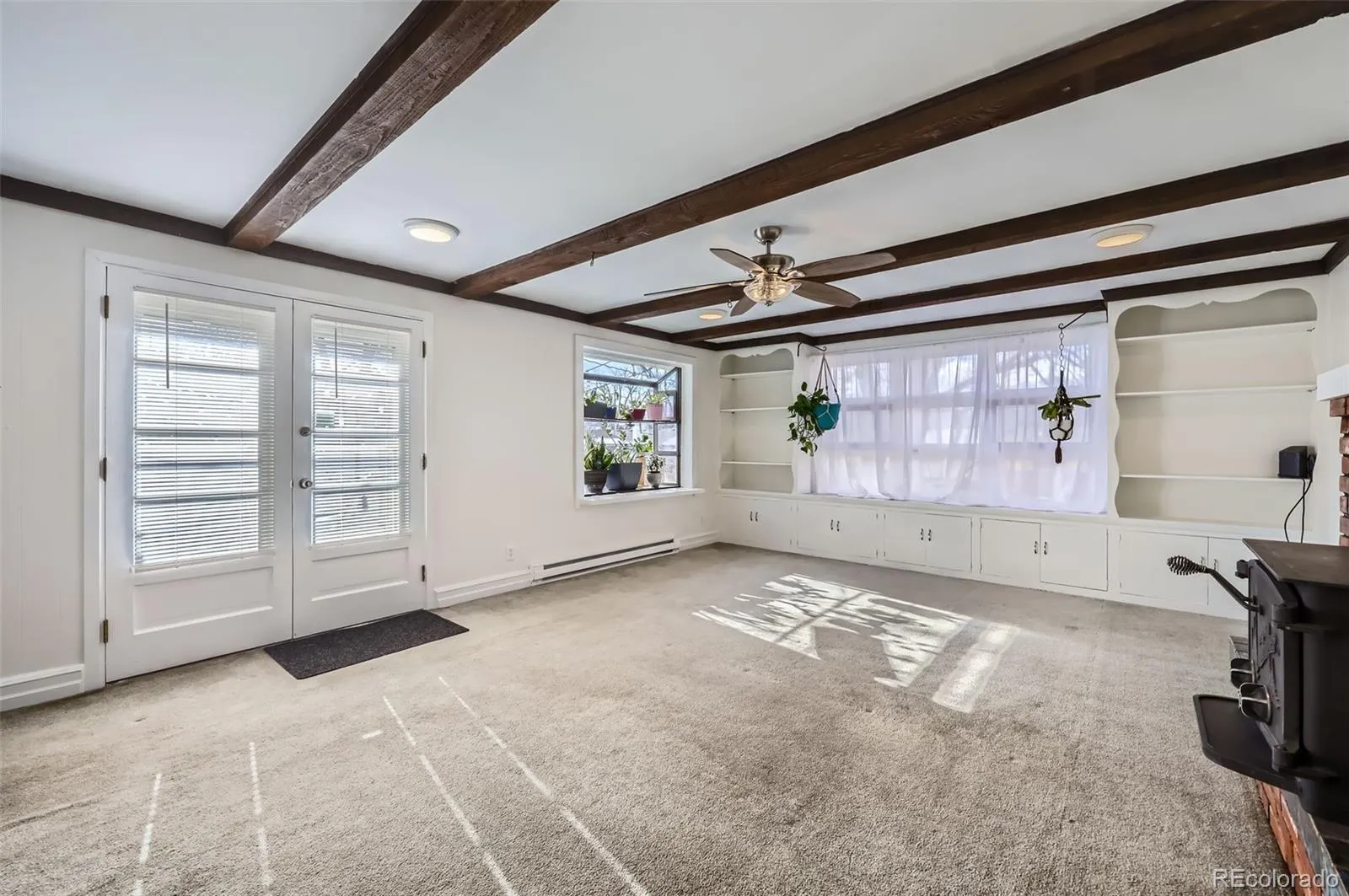 Colorado Springs, Colorado 80909, United States, 4 Bedrooms Bedrooms, ,2 BathroomsBathrooms,Residential,Pending,26156