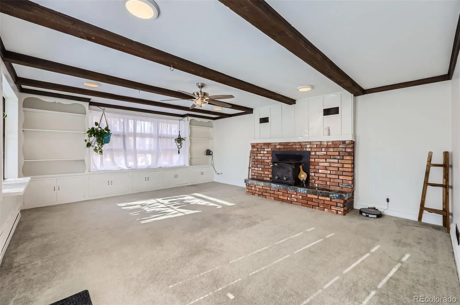Colorado Springs, Colorado 80909, United States, 4 Bedrooms Bedrooms, ,2 BathroomsBathrooms,Residential,Pending,26156