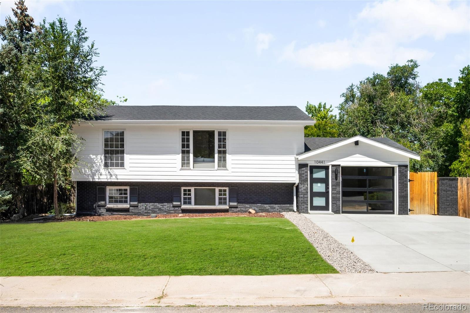10441 W Lehigh Avenue