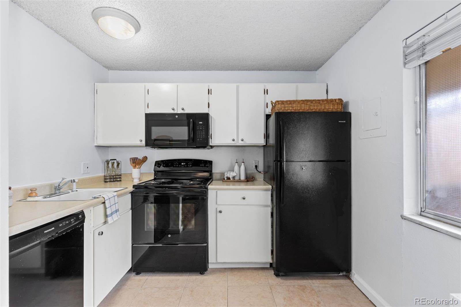 3161 Madison Avenue 302