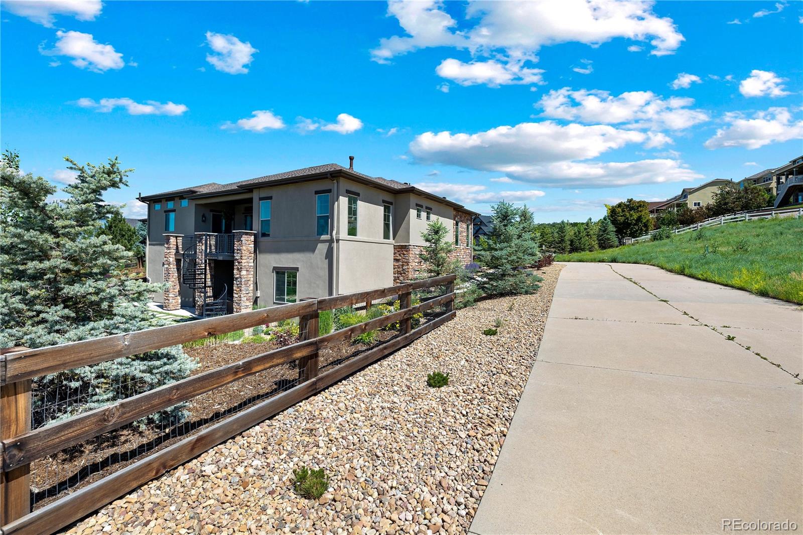 372 Castlemaine Court