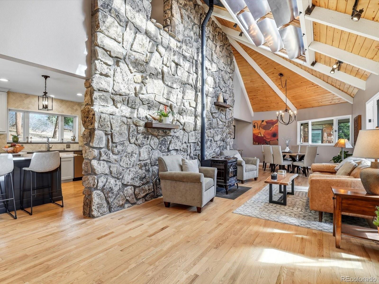 8550 S Mariposa Drive