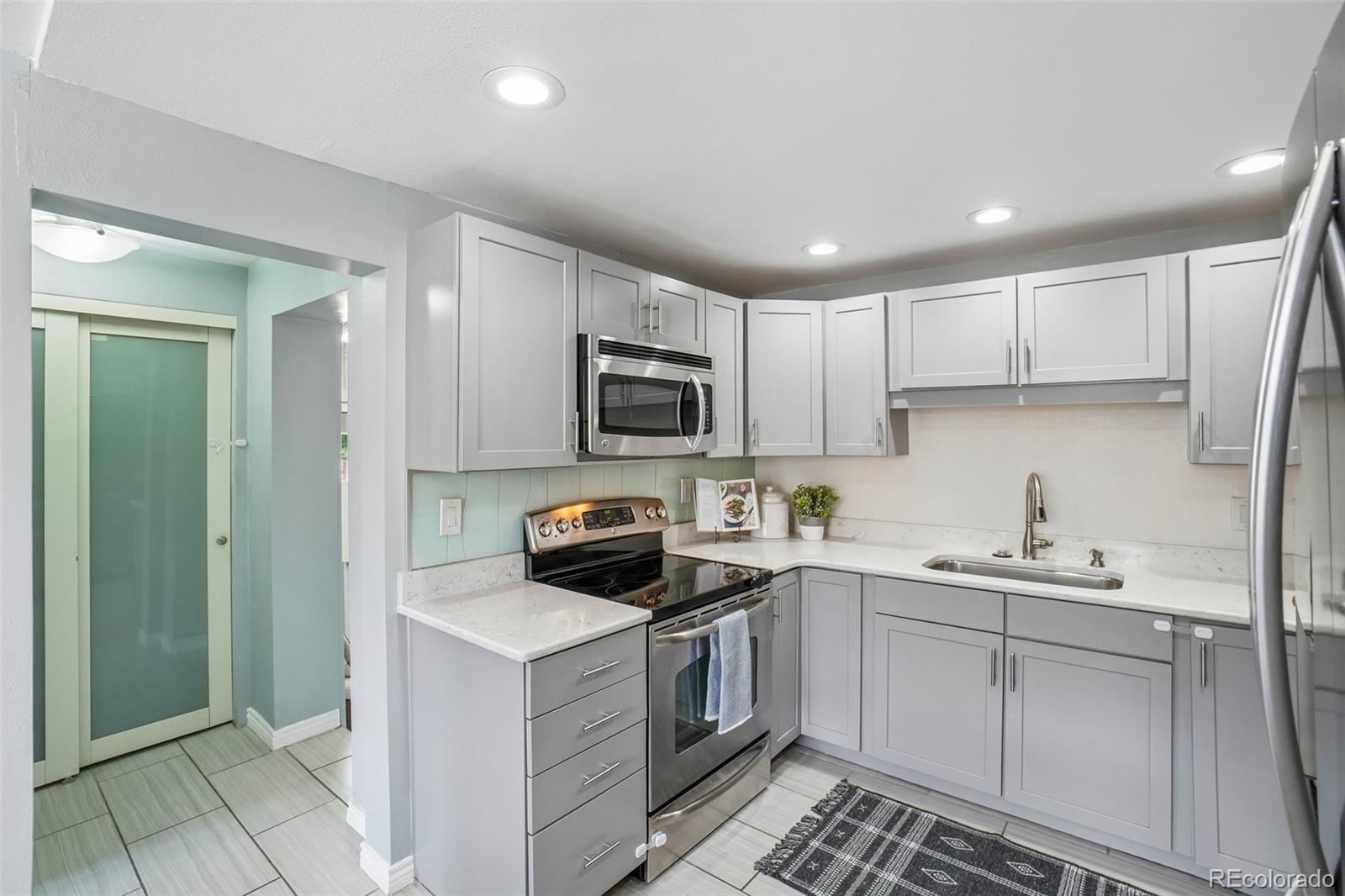5530 Holland Drive